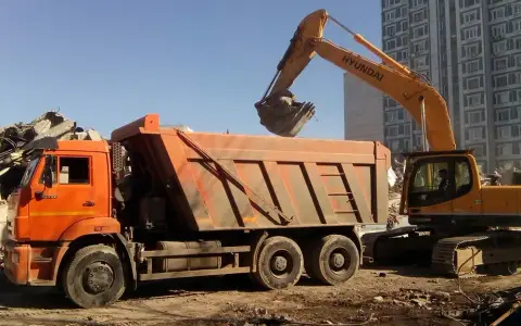 Тайцы заказать самосвал в аренду.
