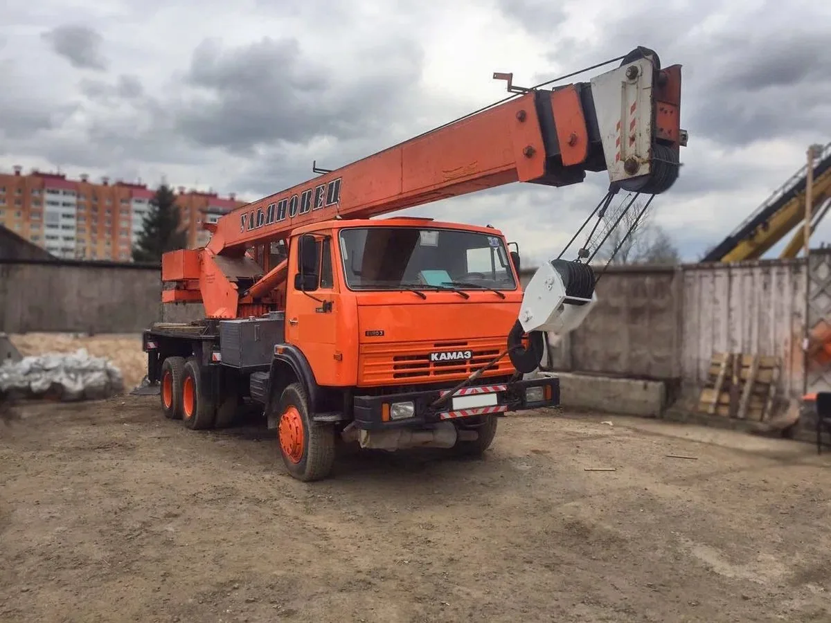 Услуги автокрана 25т 21м в Гатчине
