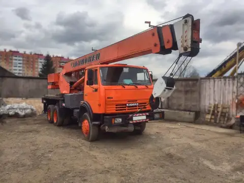 Услуги автокрана 25т 21м в Гатчине