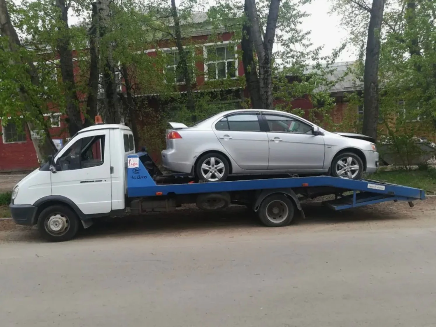 Эвакуатор Поляны рядом недорого